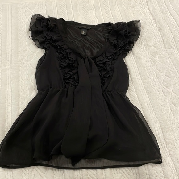 H&M black ruffle top - Picture 1 of 6
